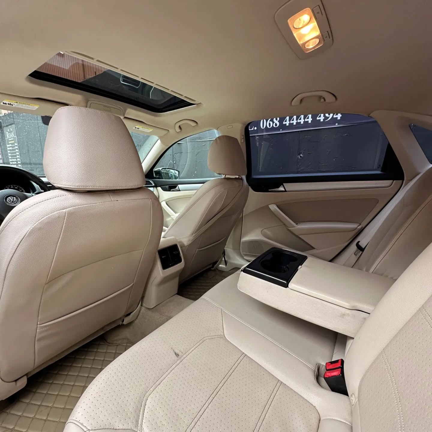 Image of Volkswagen Passat SEL