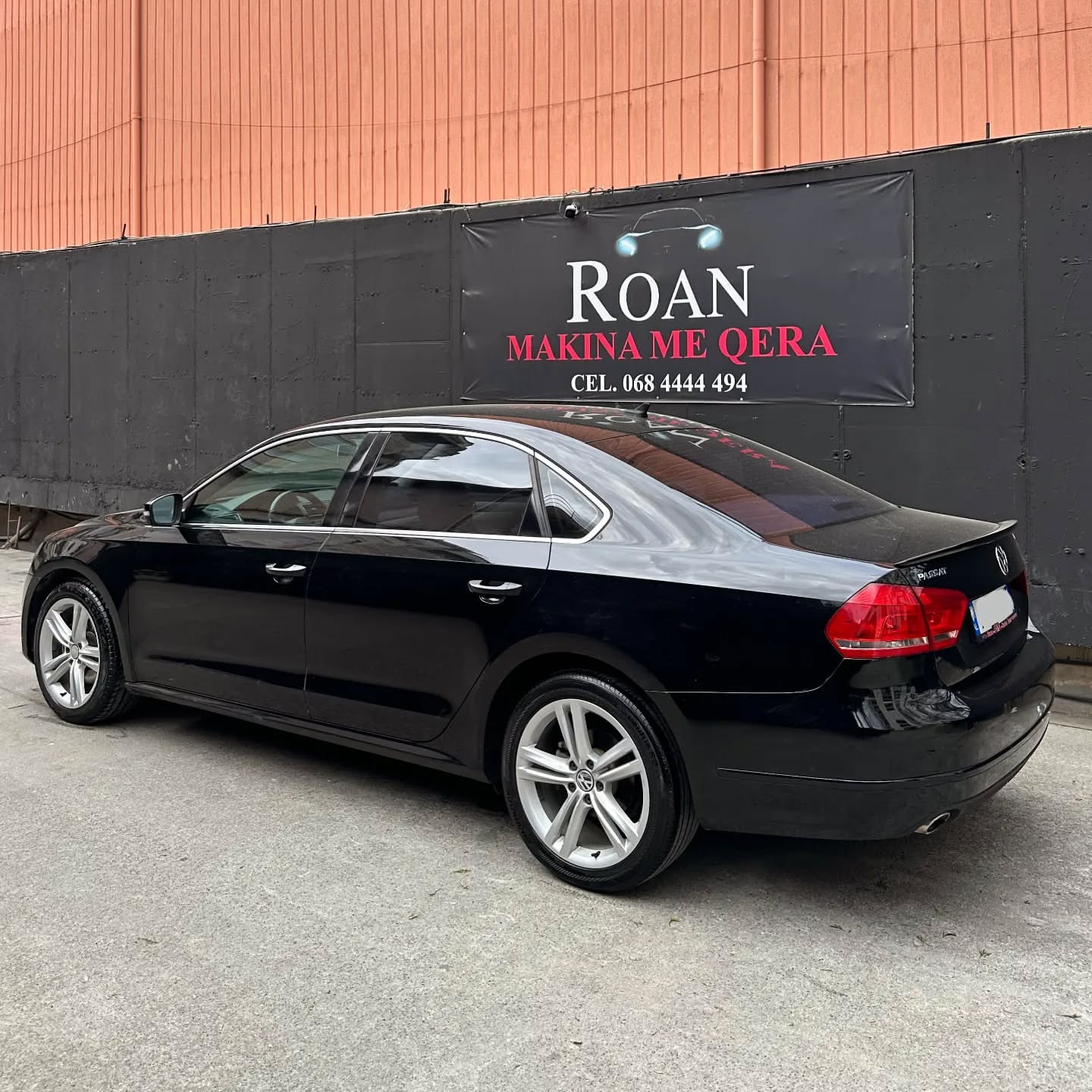Image of Volkswagen Passat SEL