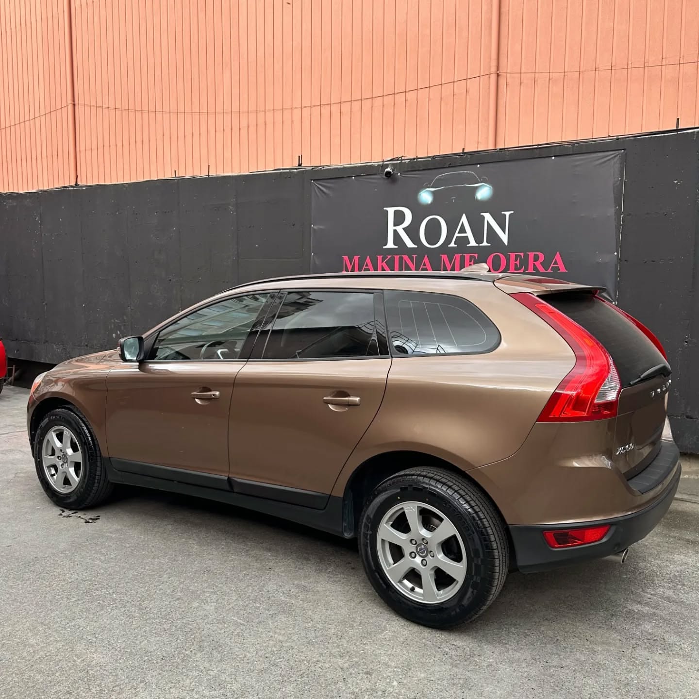 Image of Volvo XC60 AWD